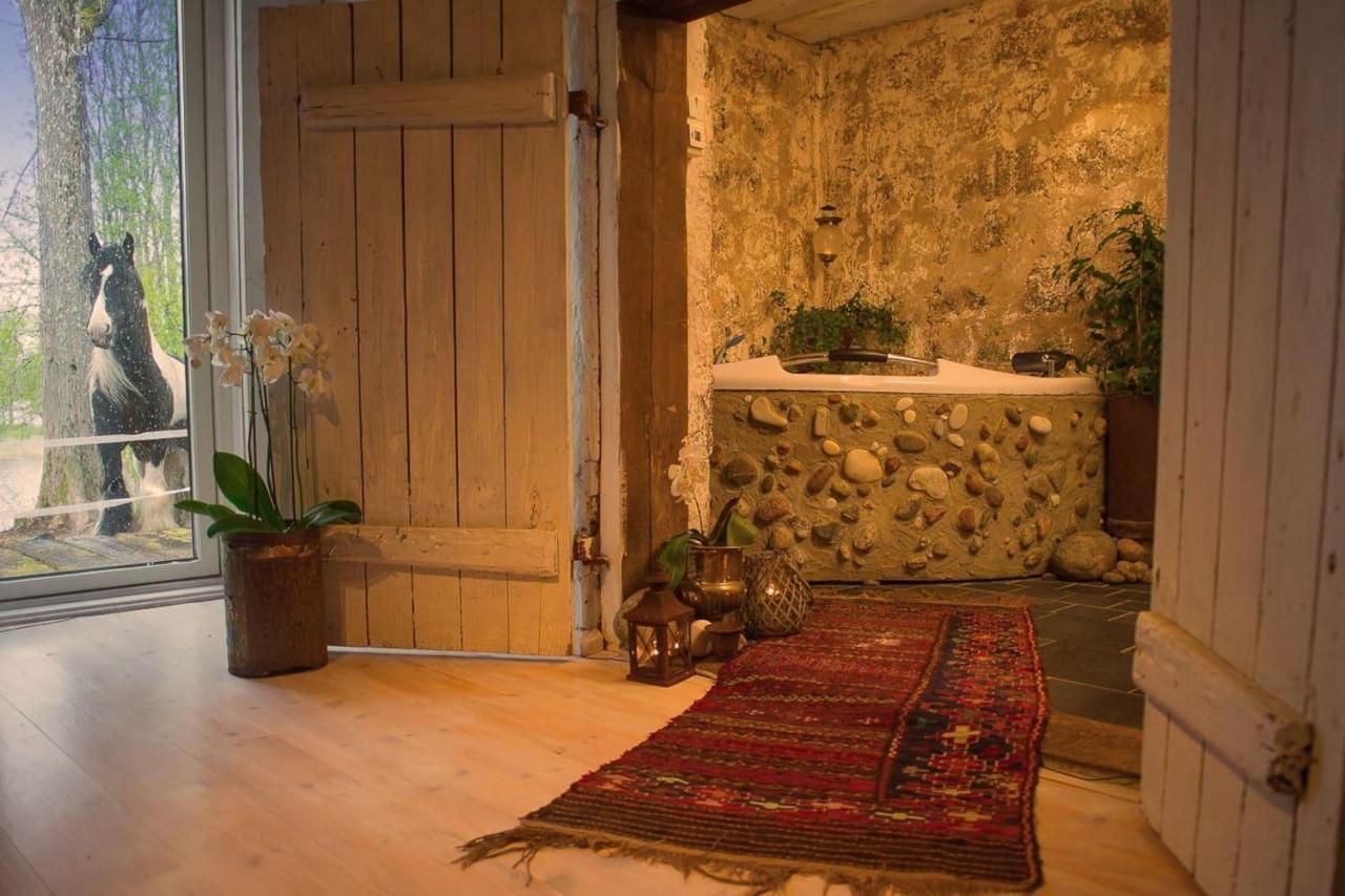 Romantic Spa Villa With Fireplace By The Lake Stjarnsund Exterior photo