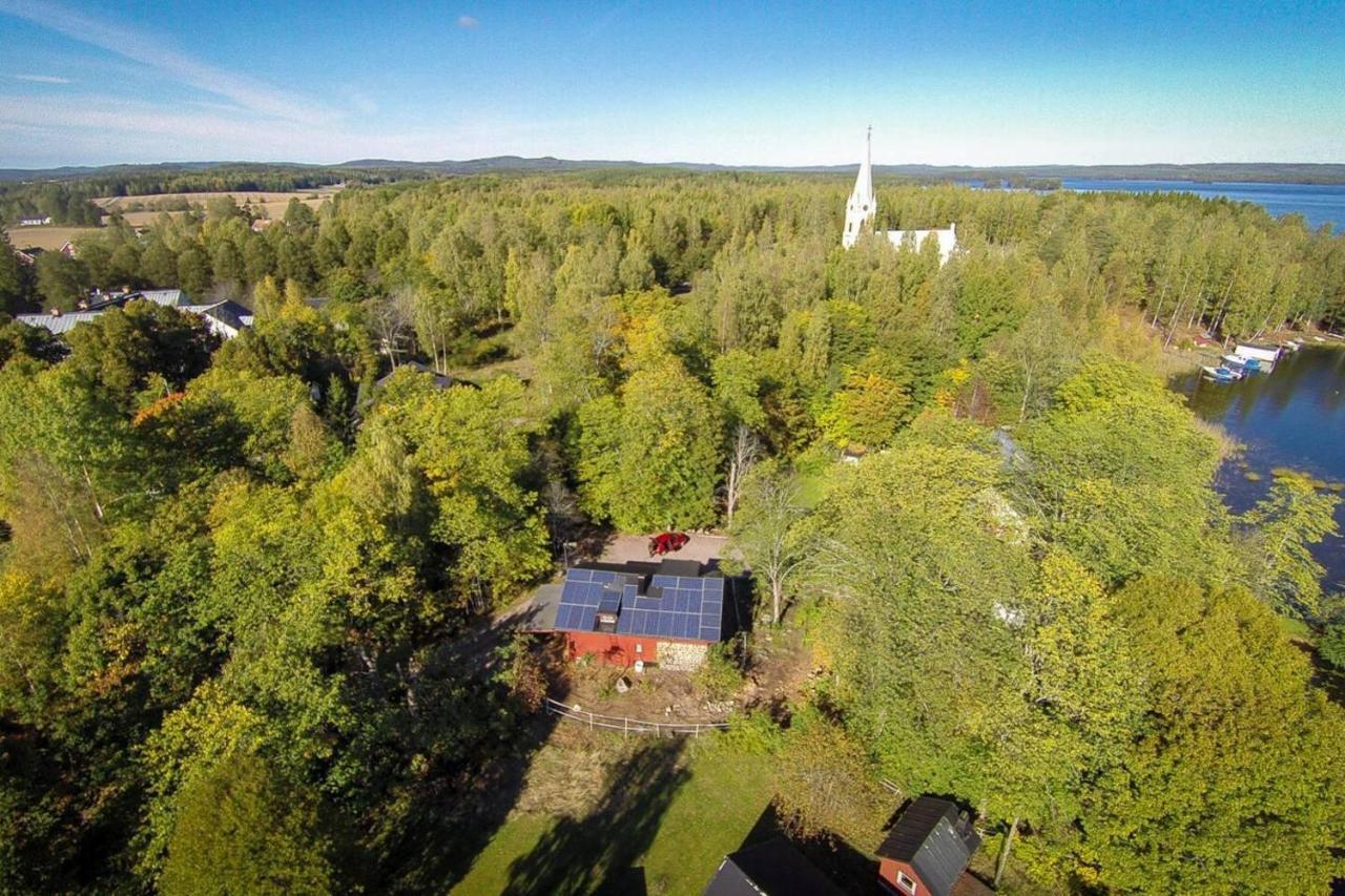 Romantic Spa Villa With Fireplace By The Lake Stjarnsund Exterior photo